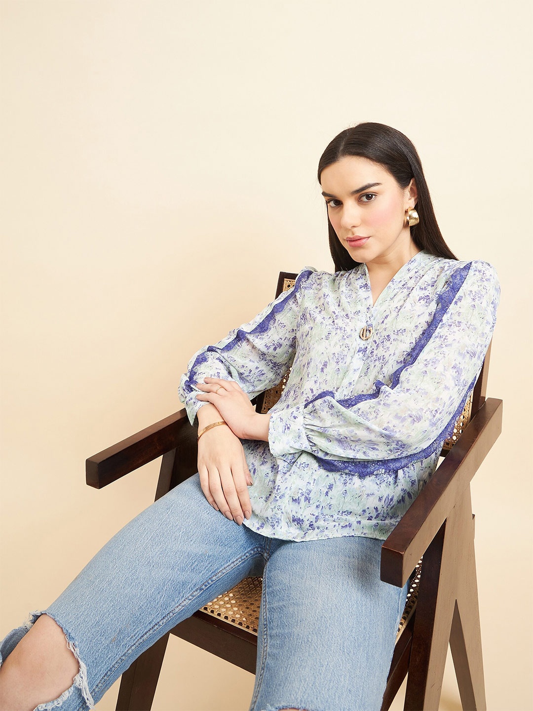 

Gipsy Floral Printed V-Neck Cuffed Sleeve Lace Insert Detail Georgette Top, Blue