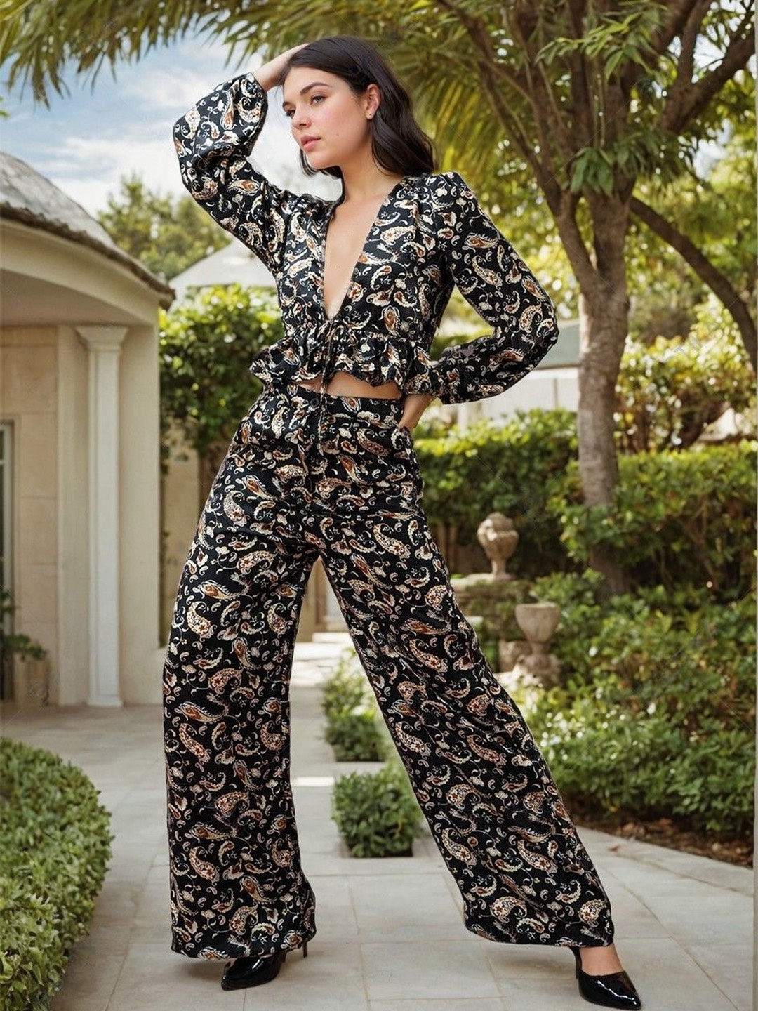 

Stylecast X Hersheinbox Ethnic Print Co-Ords, Black