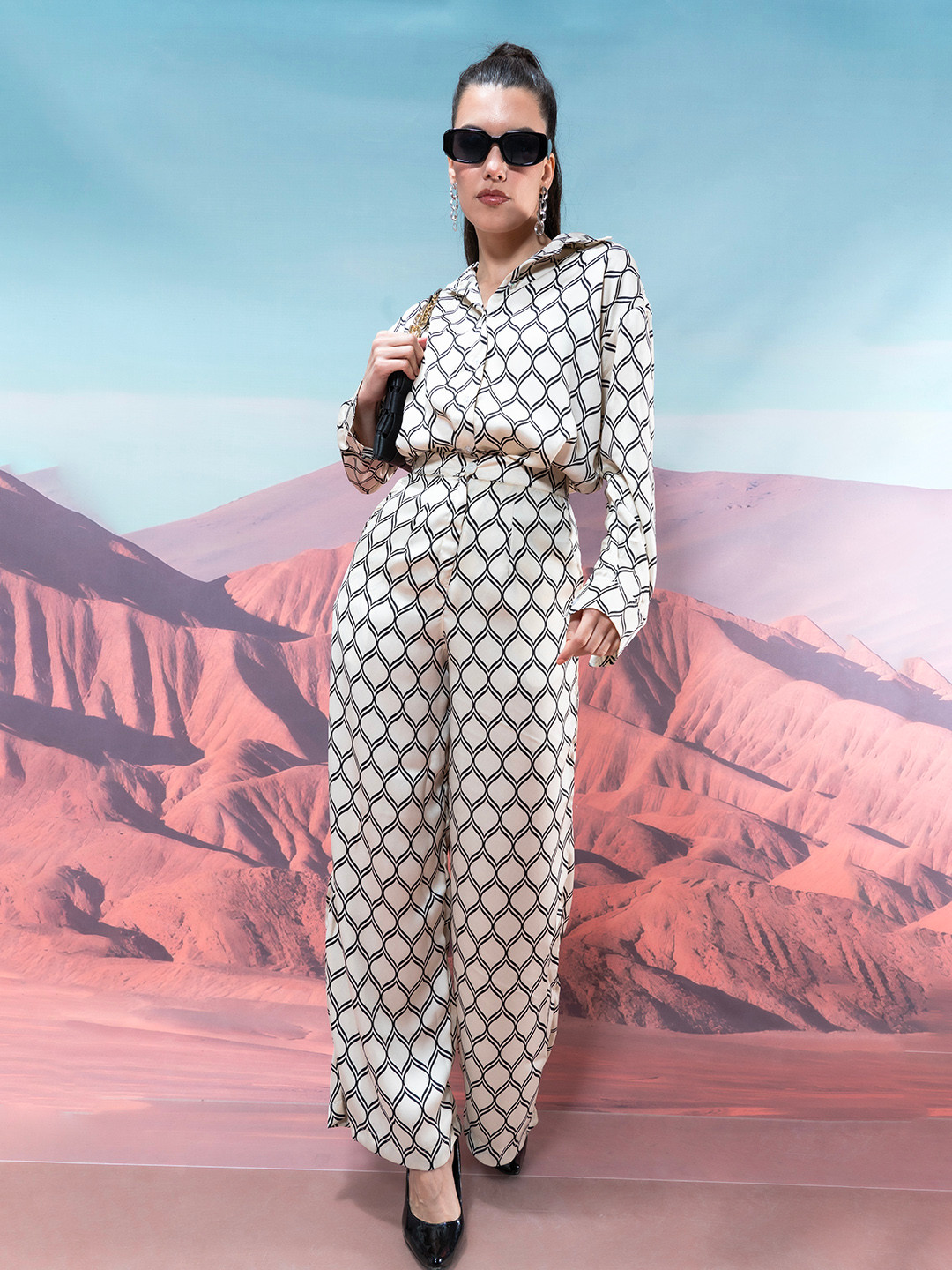 

Stylecast X Hersheinbox Geometric Print Co-Ords, Off white