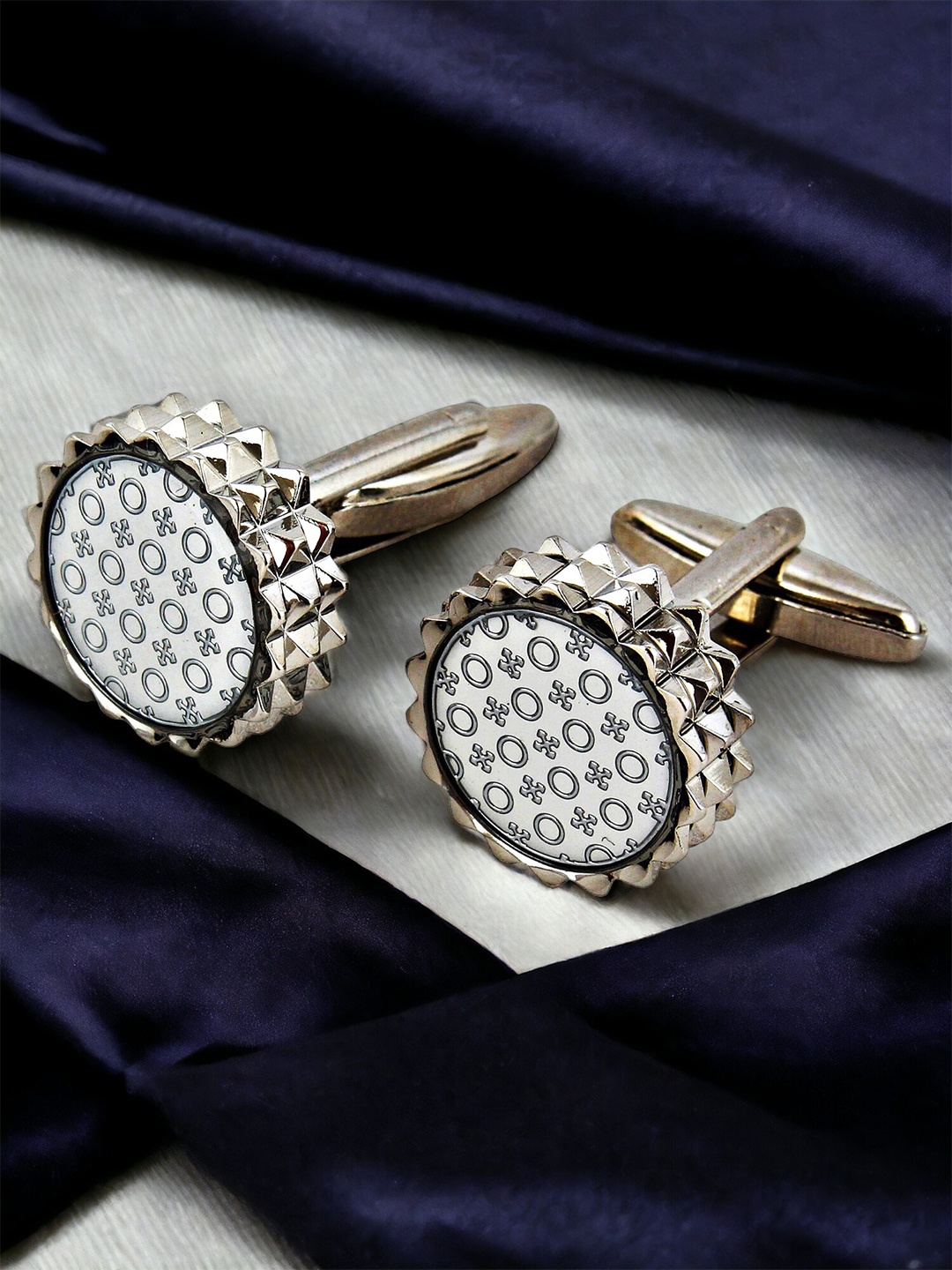 

LUCKY JEWELLERY Silver-Plated Cufflink