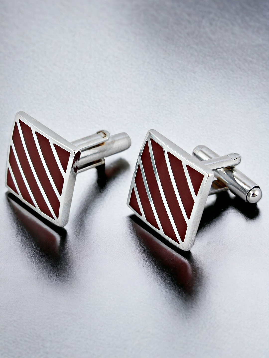 

LUCKY JEWELLERY Silver-Plated Cufflink