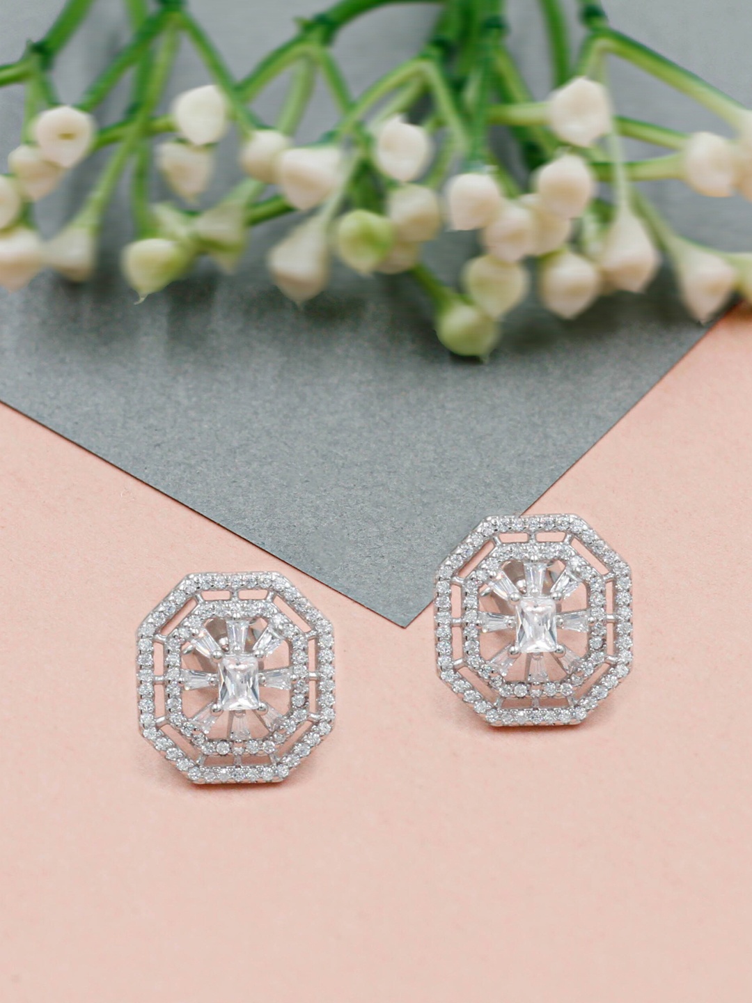

SANGEETA BOOCHRA Silver-Plated Classic Studs Earrings