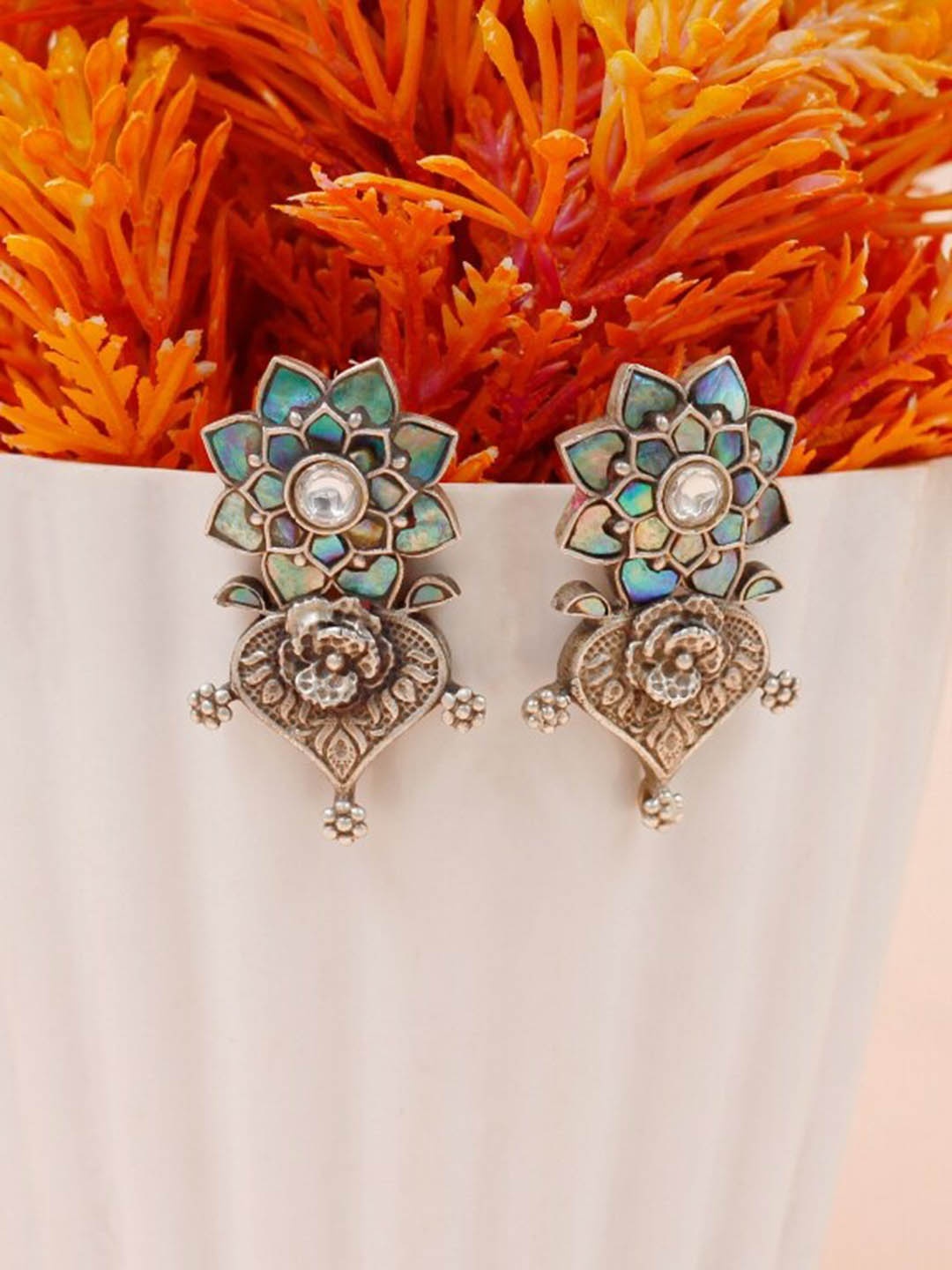 

SANGEETA BOOCHRA Silver-Plated Stone Studded Floral Drop Earrings