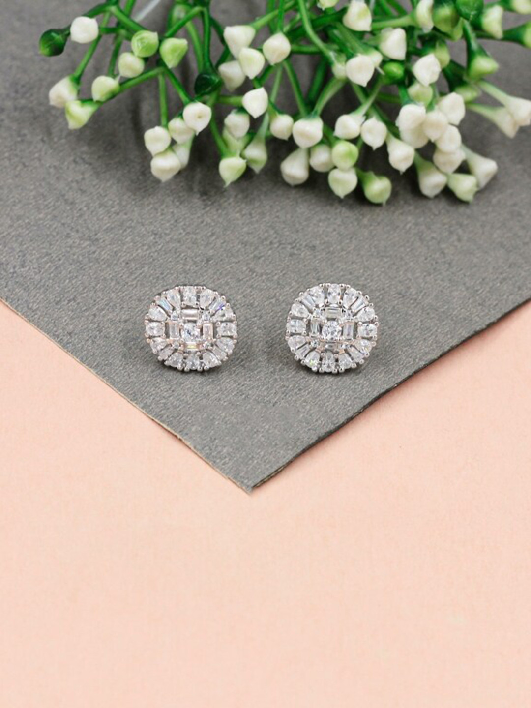 

SANGEETA BOOCHRA Classic Studs Earrings, Silver