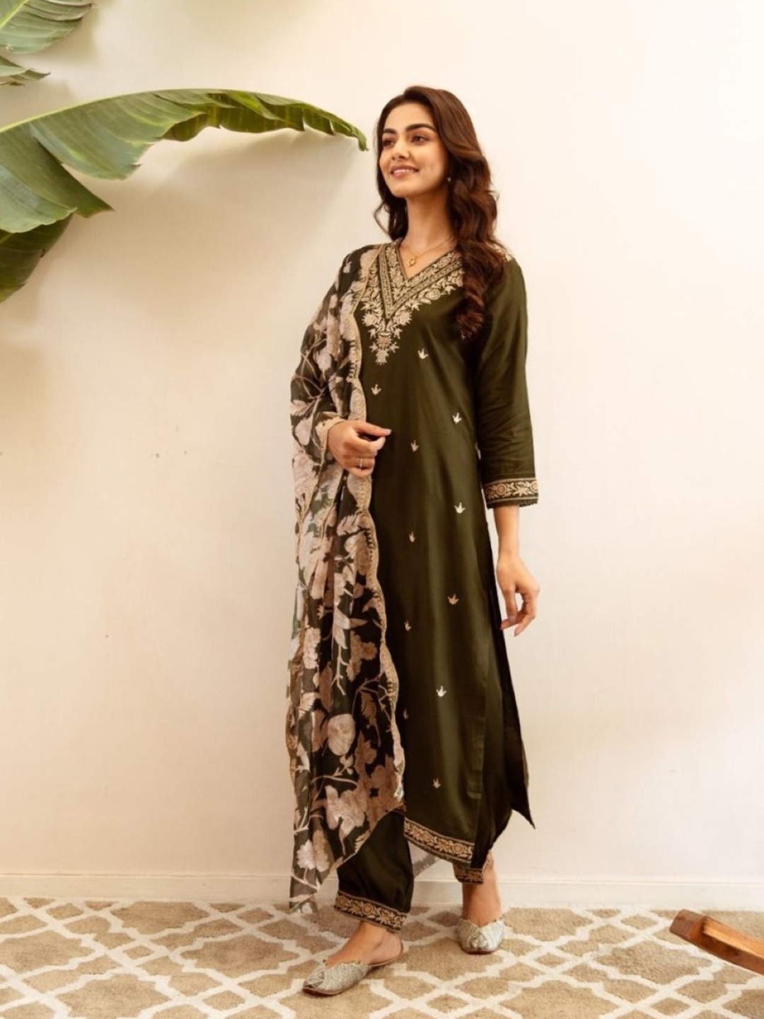 

AUTUMN LANE Ethnic Motifs Embroidered Pure Cotton Straight Kurta with Trouser & Dupatta, Green