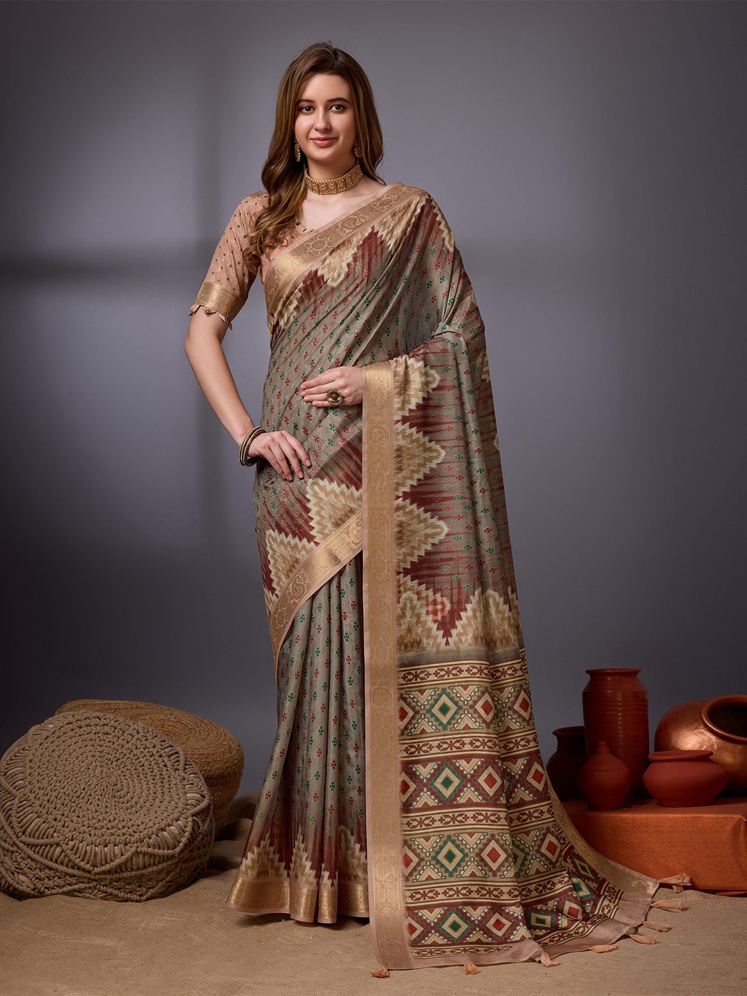 

Mitera Ethnic Motifs Printed Zari Saree, Beige