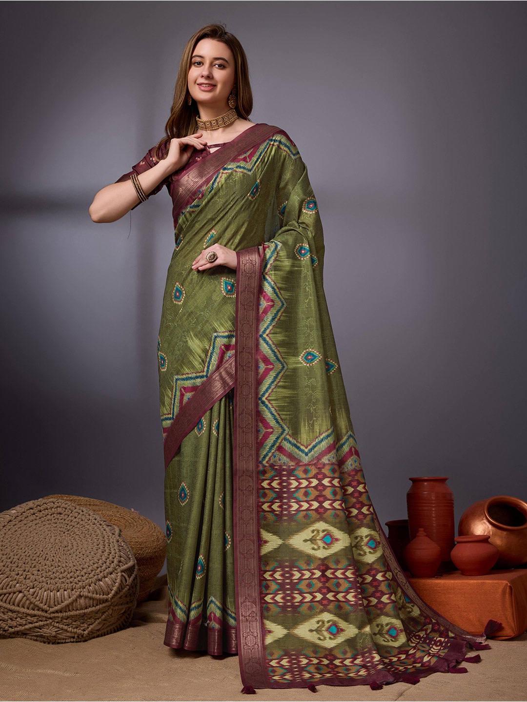 Mitera Geometric Printed Saree, Green