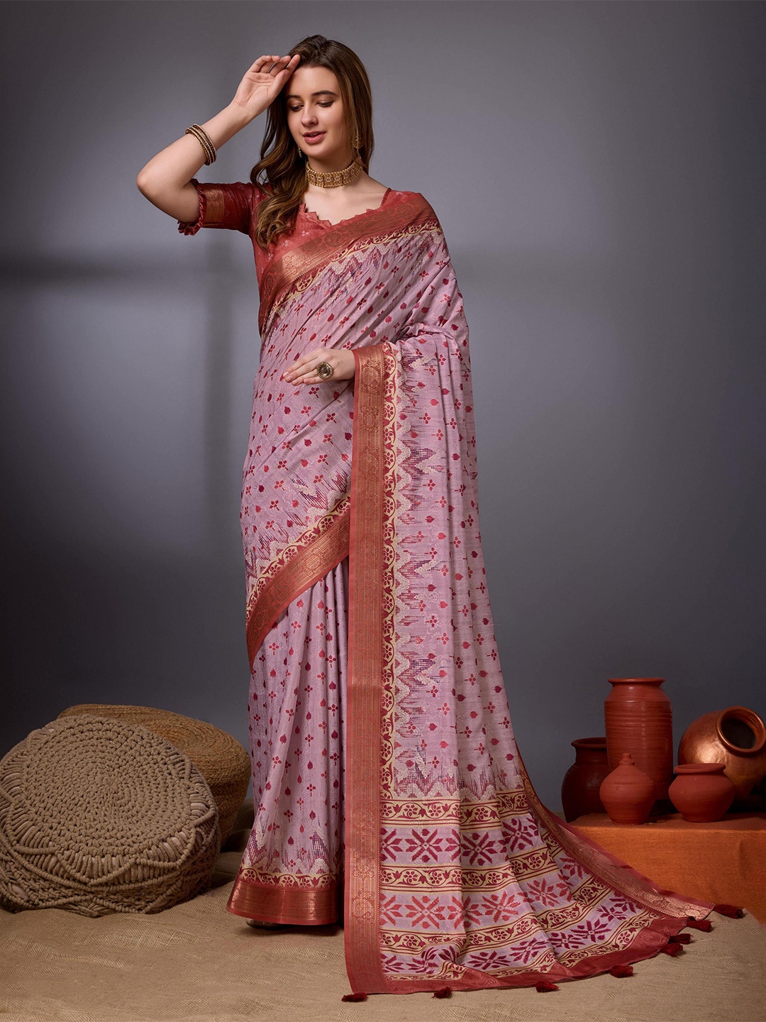 

Mitera Floral Printed Zari Woven Design Art Silk Saree, Pink