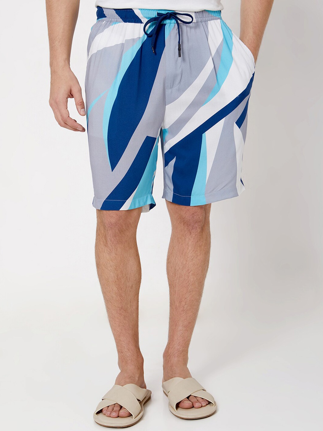Mufti Men Mid-Rise Colourblocked Shorts, Grey