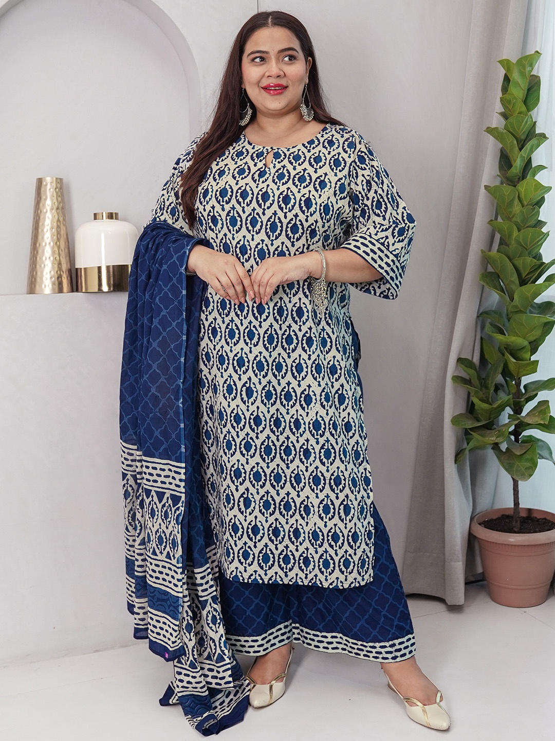 

EXTRA LOVE BY LIBAS Plus Size Printed Pure Cotton Straight Kurta With Palazzos & Dupatta, Blue