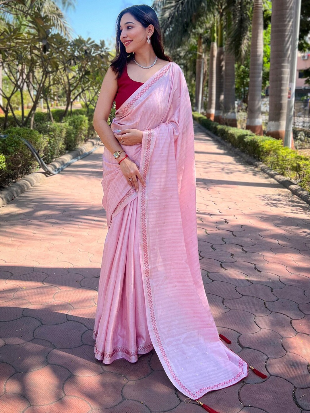 

Anouk Embellished Beads & Stones Saree, Pink