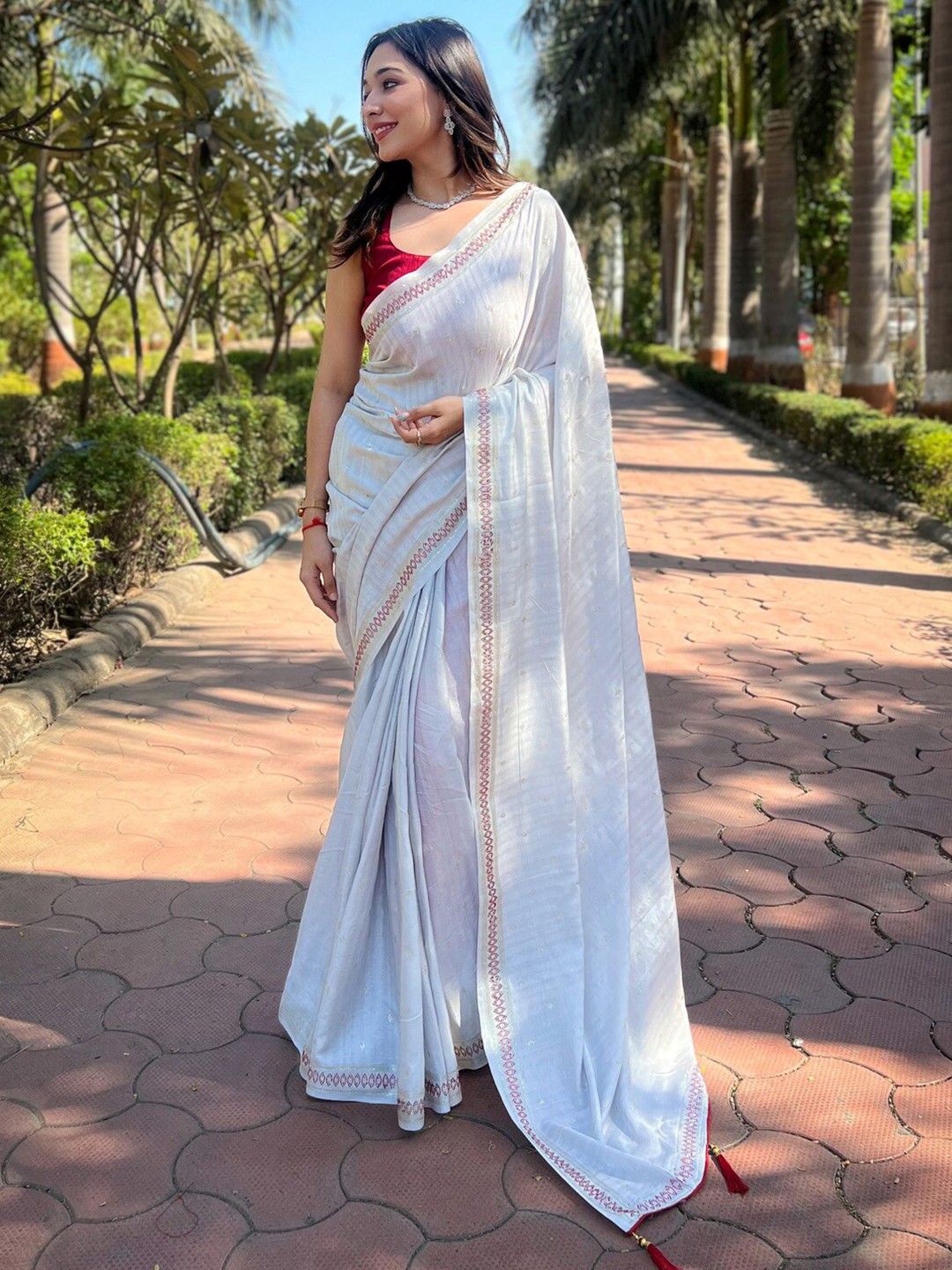 

Anouk Beads & Stones Saree, Grey
