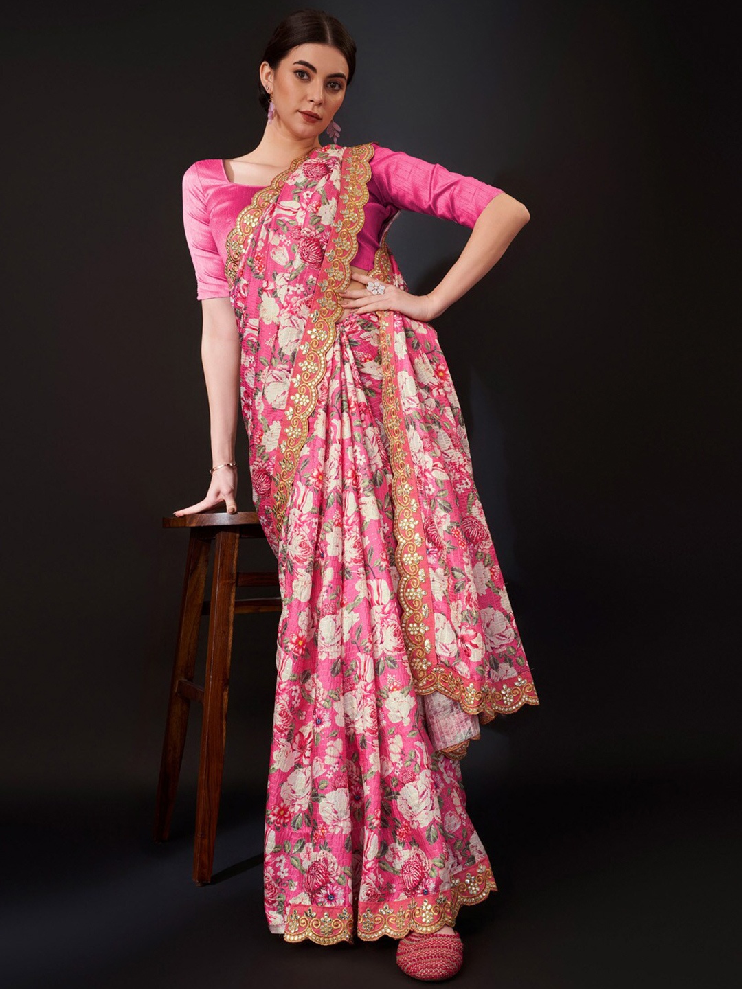 

Anouk Floral Embellished Zari Saree, Pink