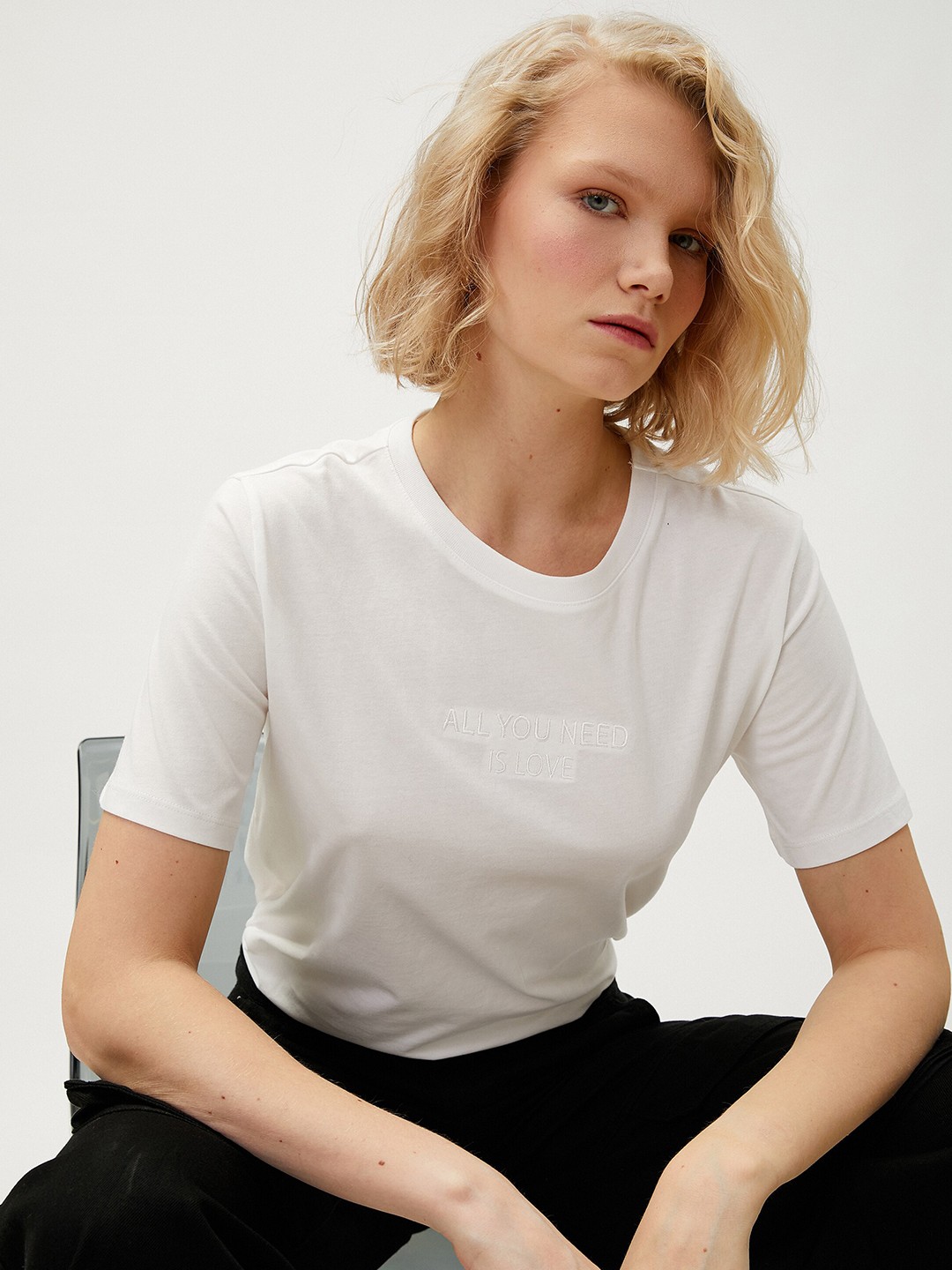 

Koton Round Neck Short Sleeves Cotton Regular Fit T-shirt, White
