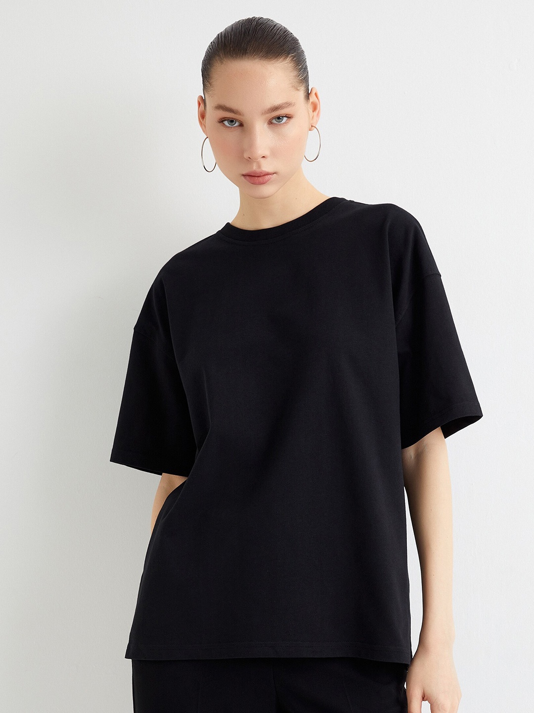 

Koton Round Neck Drop-Shoulder Sleeves Cotton Oversized T-shirt, Black