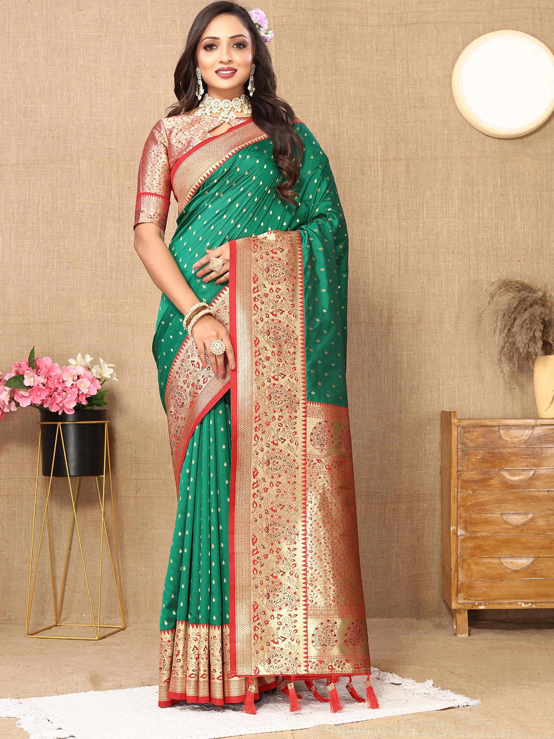 

PHEASANT Woven Design Zari Heavy Work Banarasi Saree, Green