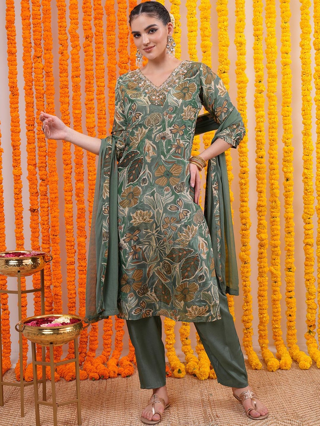 

Vishudh Floral Printed Regular Kurta with Trousers & Dupatta, Teal