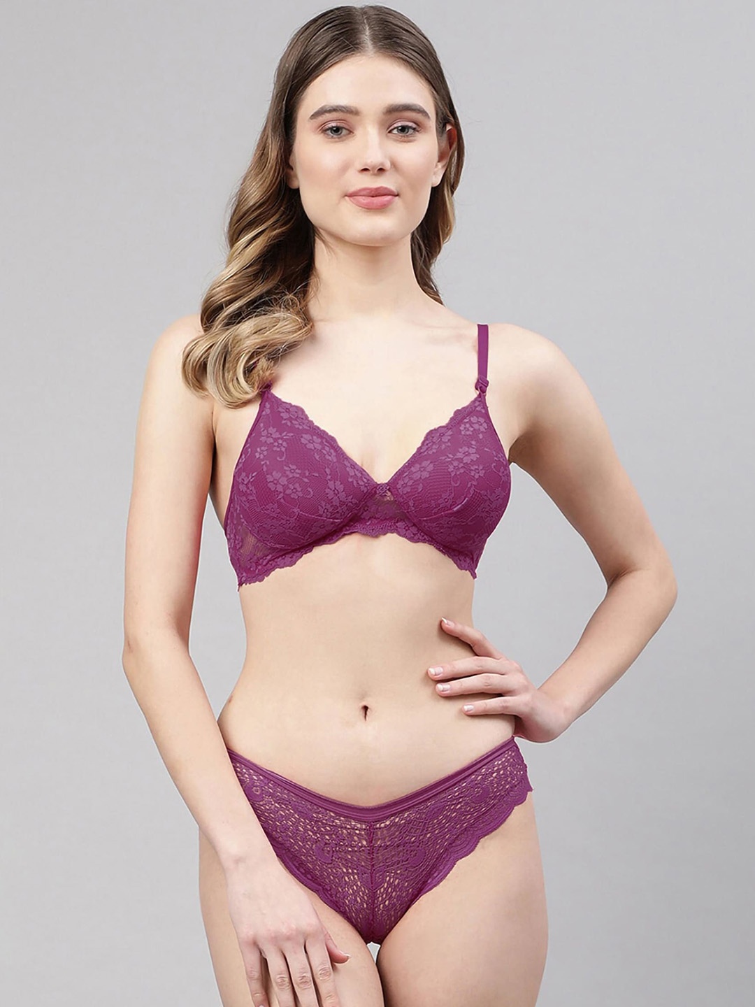 

AROUSY Self Design Lightly Padded Lace Bra & Mid-Rise Brief, Purple