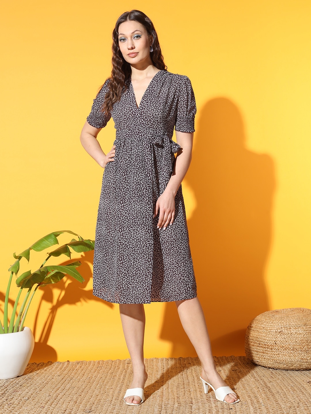 

Slenor Floral Print V-Neck Puff Sleeves Georgette Fit & Flare Midi Dress, Brown