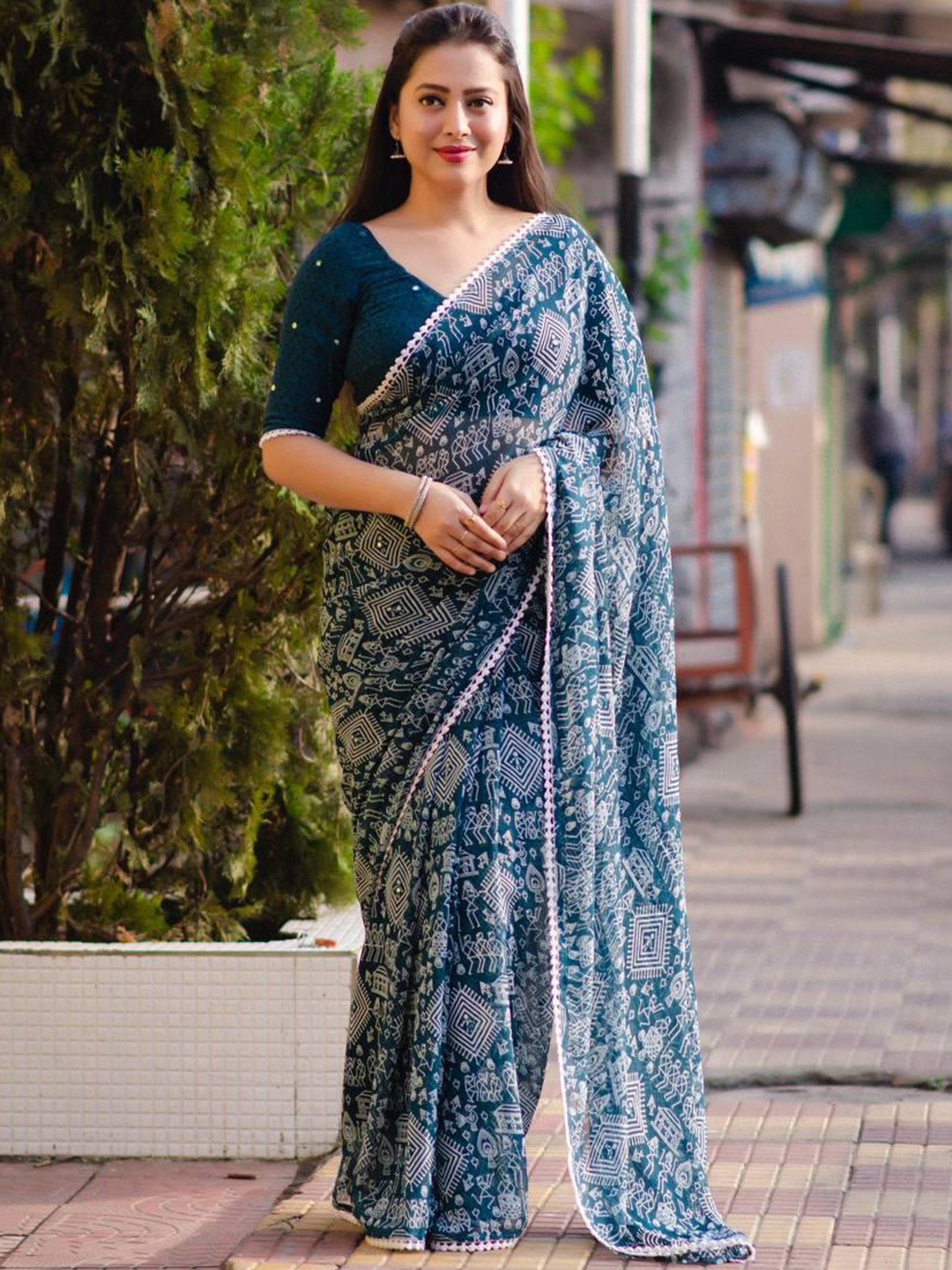 

AWRIYA Warli Block Print Saree, Turquoise blue