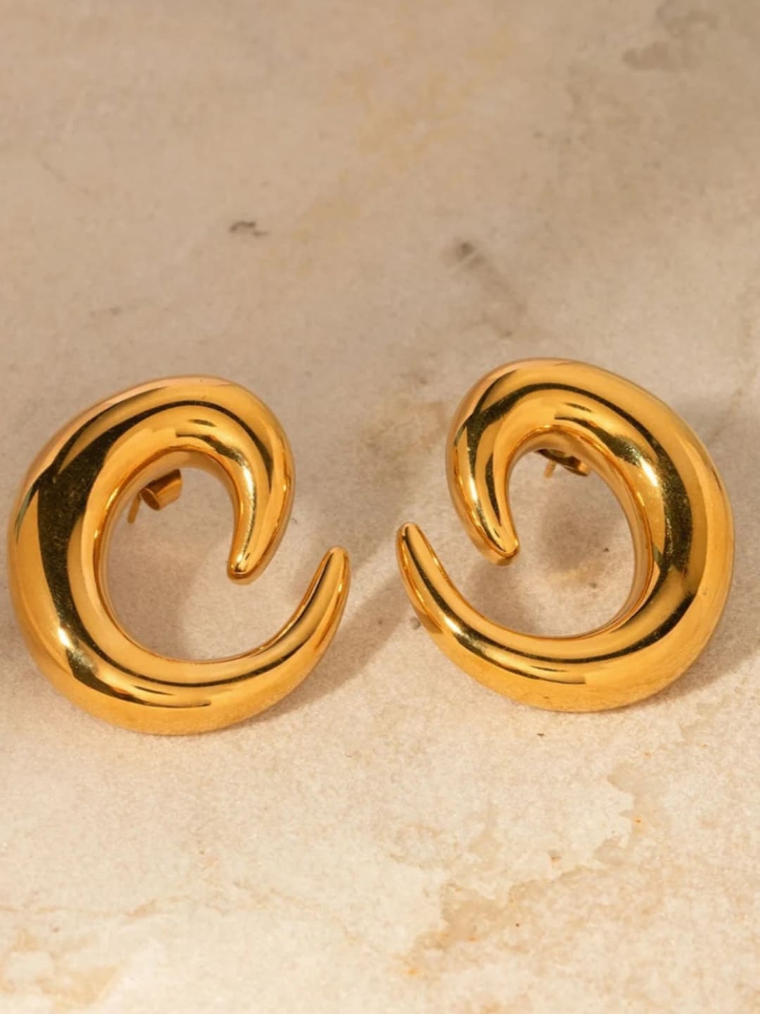 

Dorada Jewellery Gold-Plated Contemporary Studs Earrings