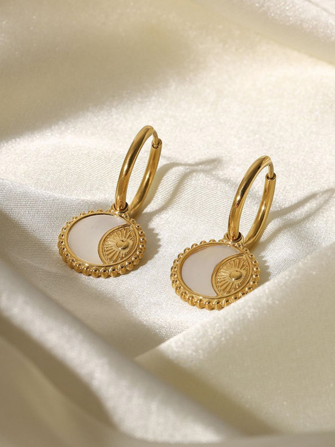 

Dorada Jewellery Gold-Plated Contemporary Drop Earrings