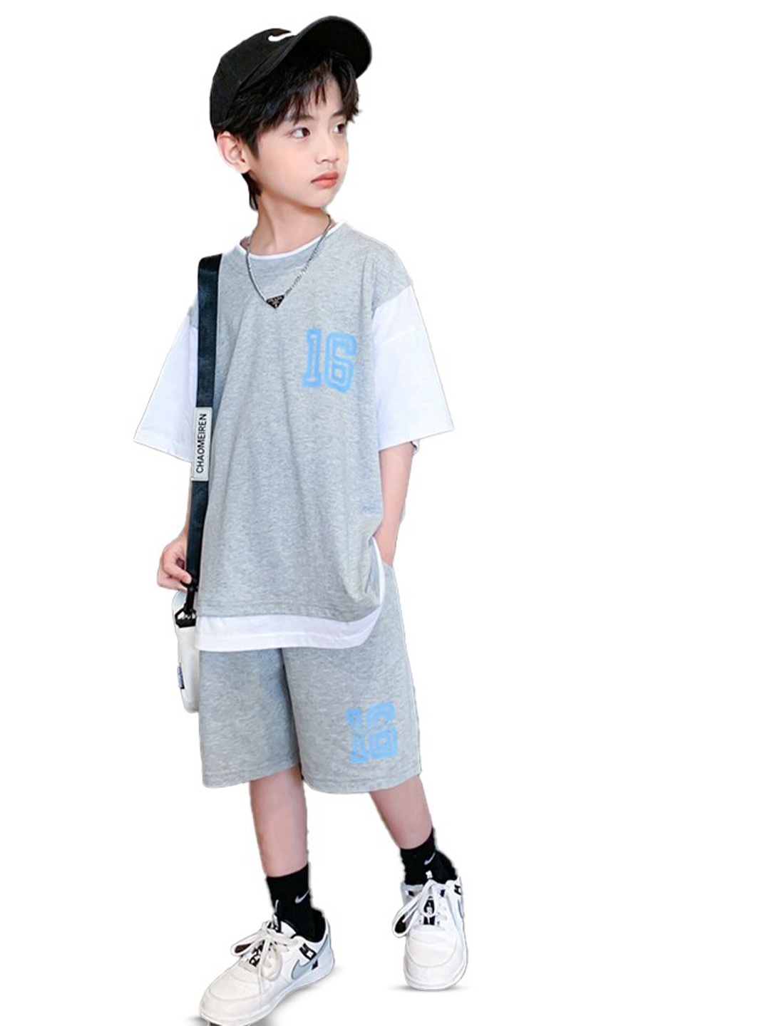 

StyleCast x Revolte Boys Printed T-shirt With Shorts, Grey