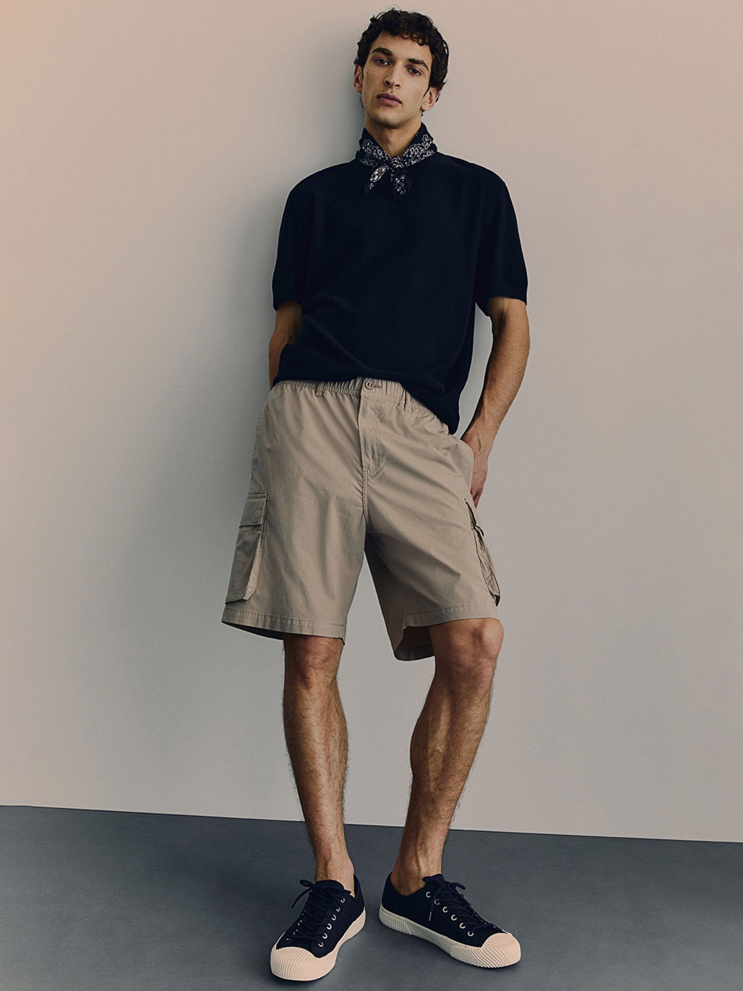 

H&M Men Regular Fit Cargo Shorts, Beige