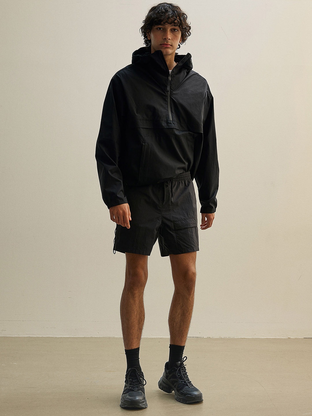 H&M Men Lightweight Sports Shorts, Black