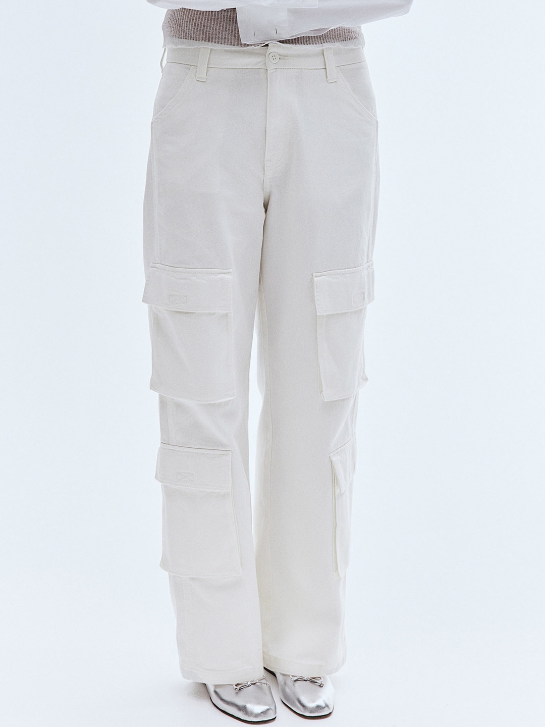 

H&M Women Cotton Mid-Rise Cargo Trousers, White