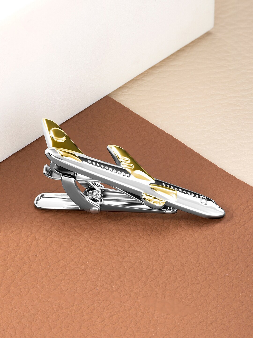 

Peora Men Gold-Plated Airplane-Shaped Brooch, Silver