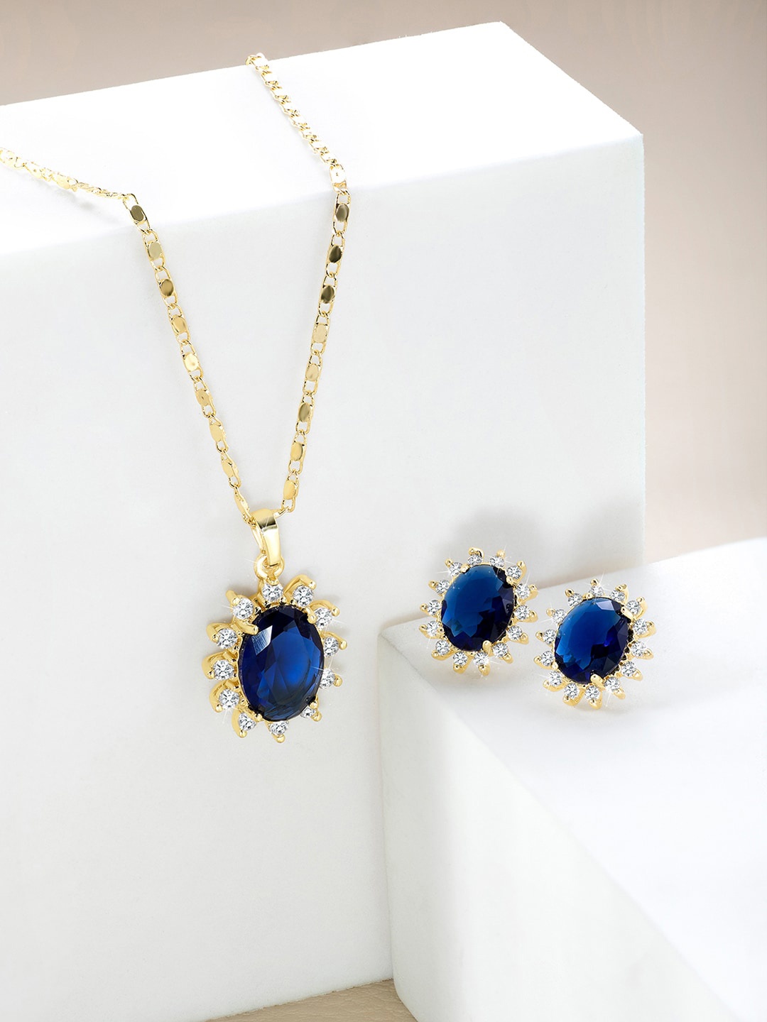 

Peora Gold-Plated Crystal-Studded Jewellery Set