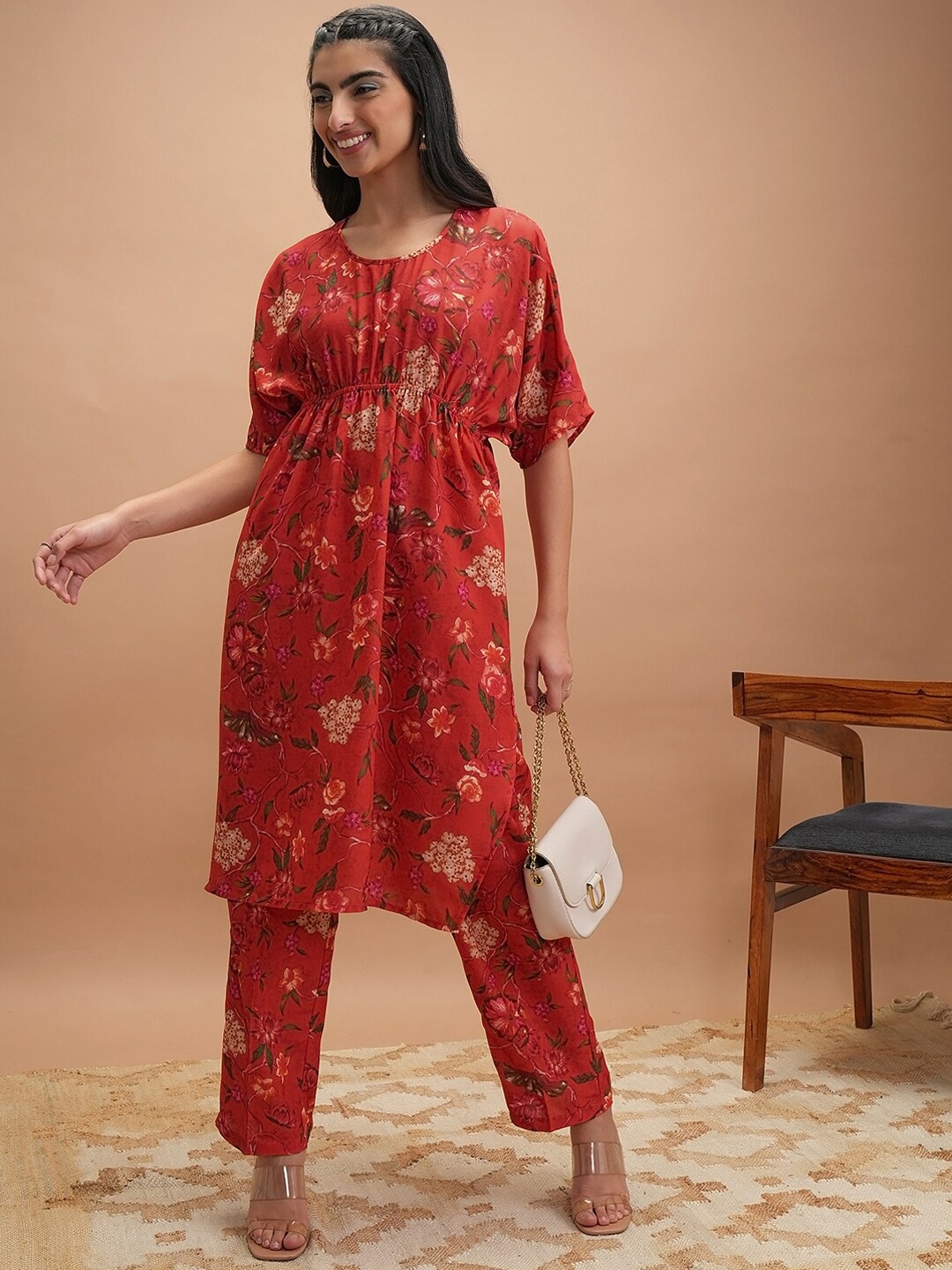 

Vishudh Printed Round Neck Kaftan With Pants Co-Ords, Red