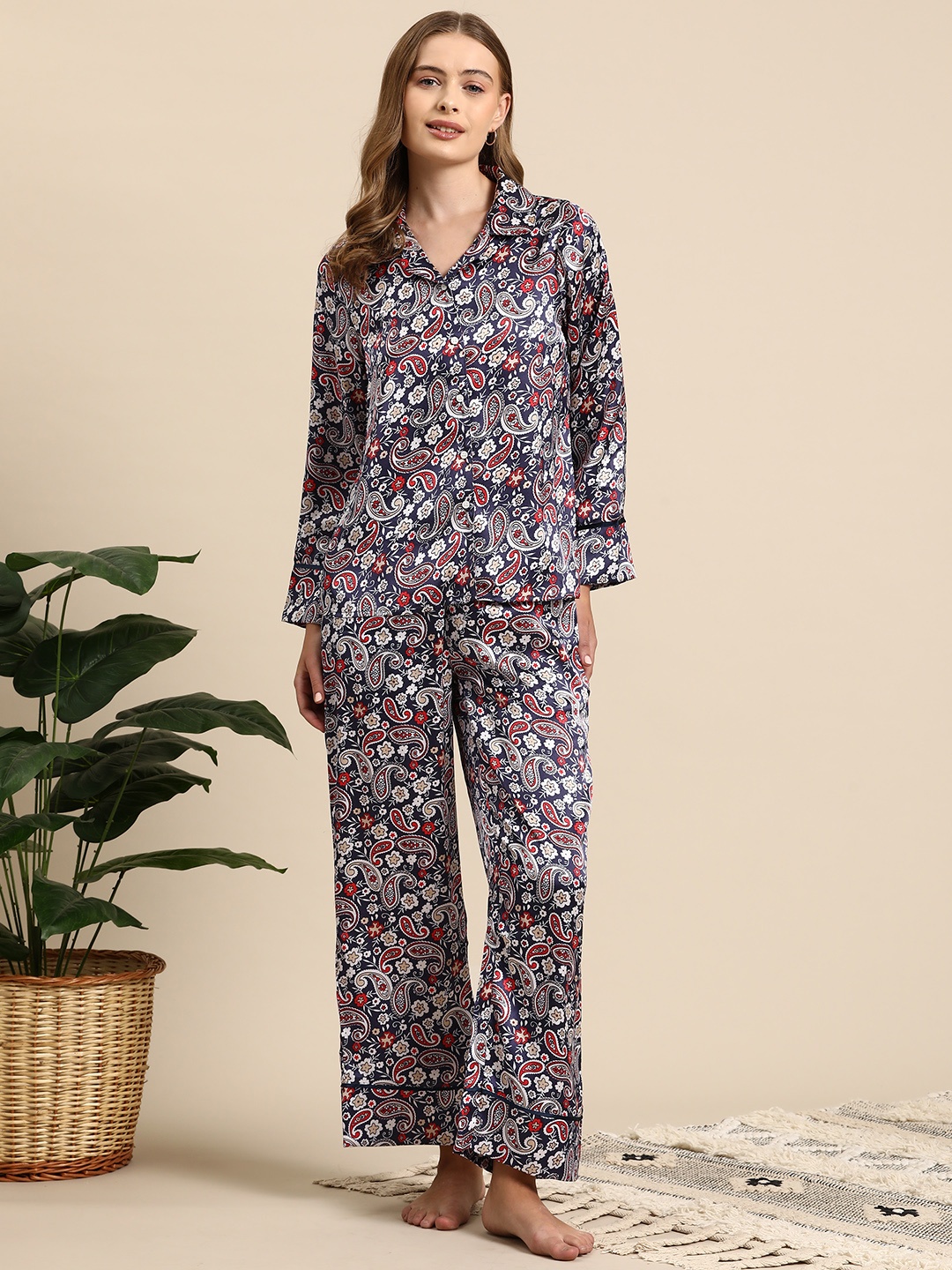 

Mast & Harbour Women Printed Satin Night Suit, Navy blue