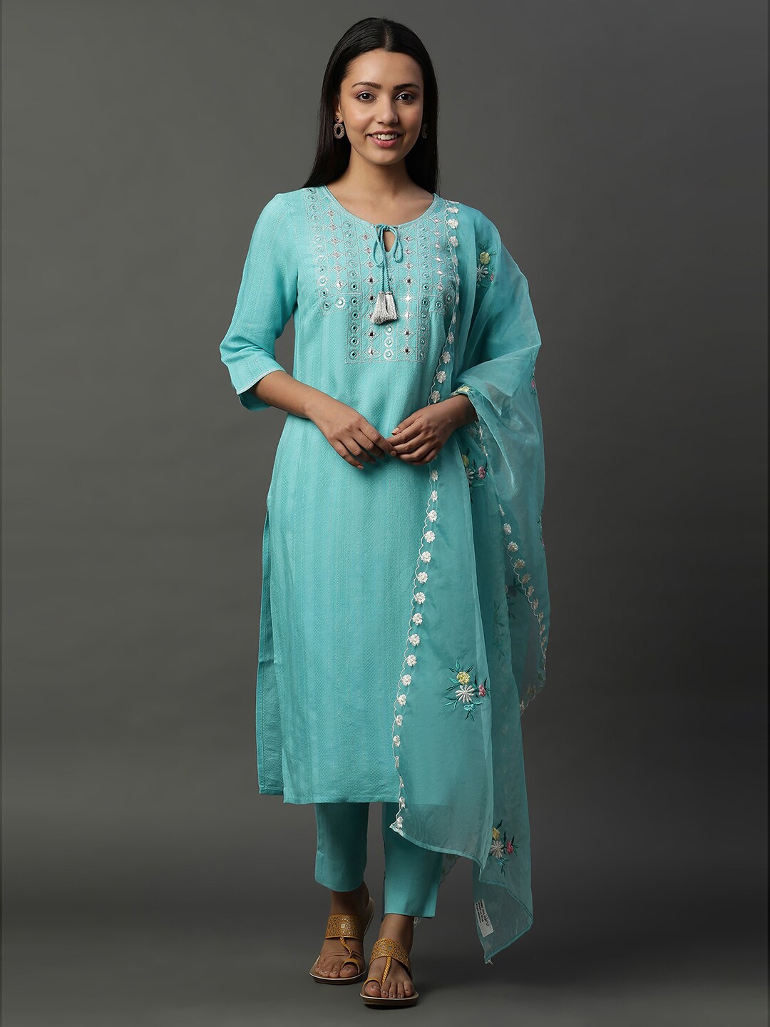 

AURELIA Floral Embroidered Thread Work Dupatta, Blue