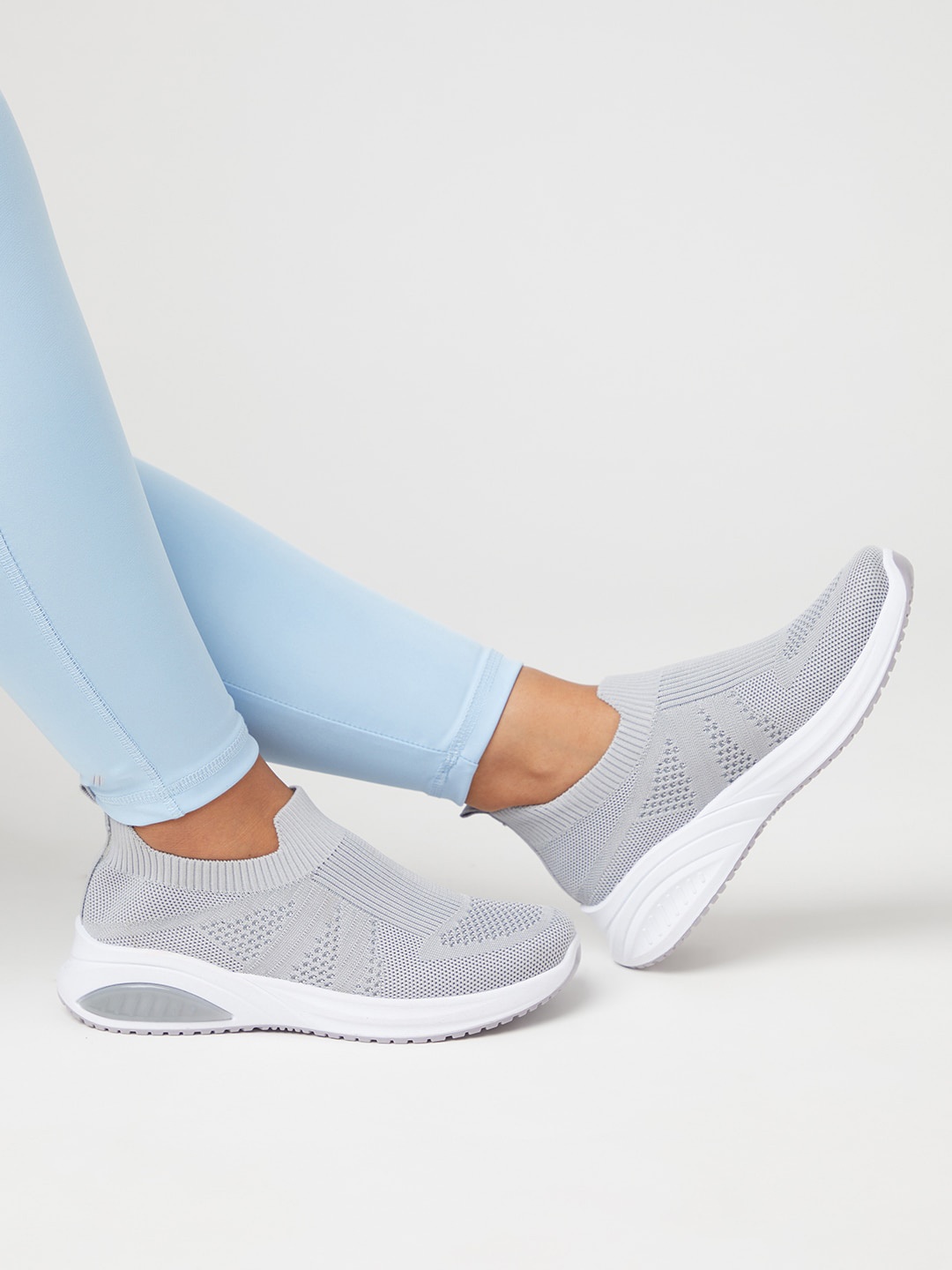 

The Roadster Lifestyle Co. Women Grey Textured Casual Slip-On Sneakers