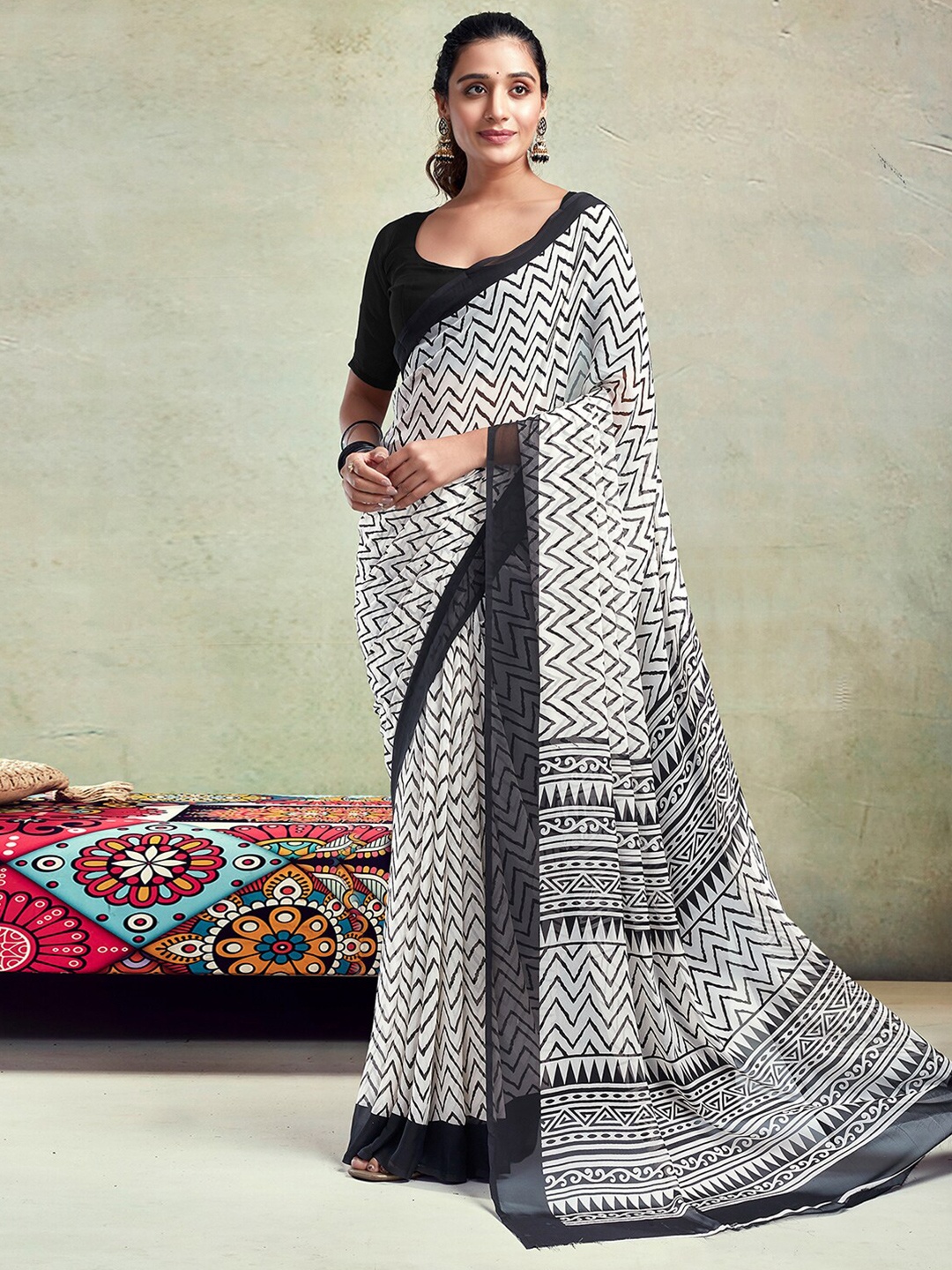 

KALINI Striped Printed Arani Saree, Off white