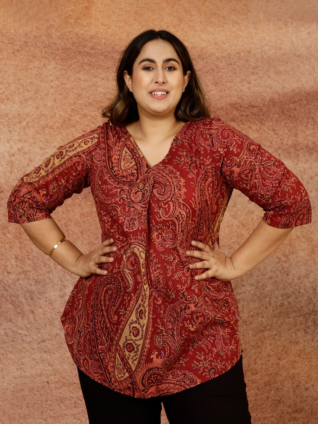 

Amydus Plus Size Paisley Printed V-Neck Top, Maroon