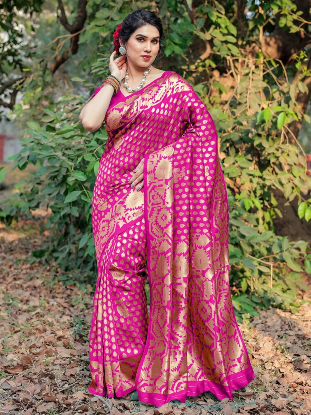 

KALINI Ethnic Motifs Woven Design Zari Banarasi Saree, Pink