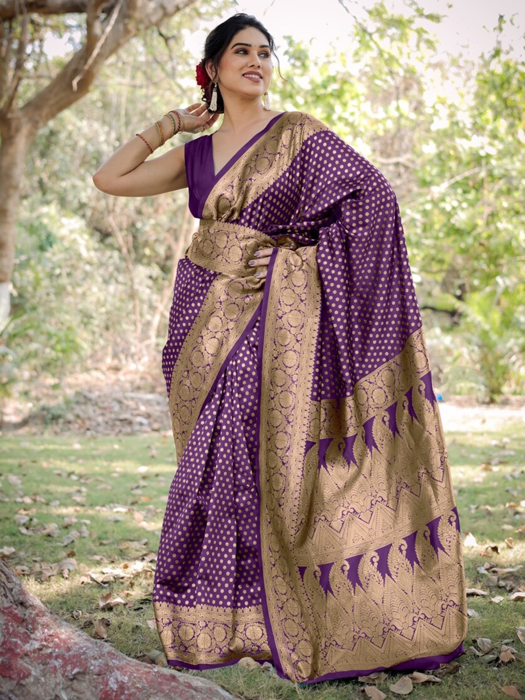 

KALINI Ethnic Motifs Woven Design Zari Banarasi Saree, Purple