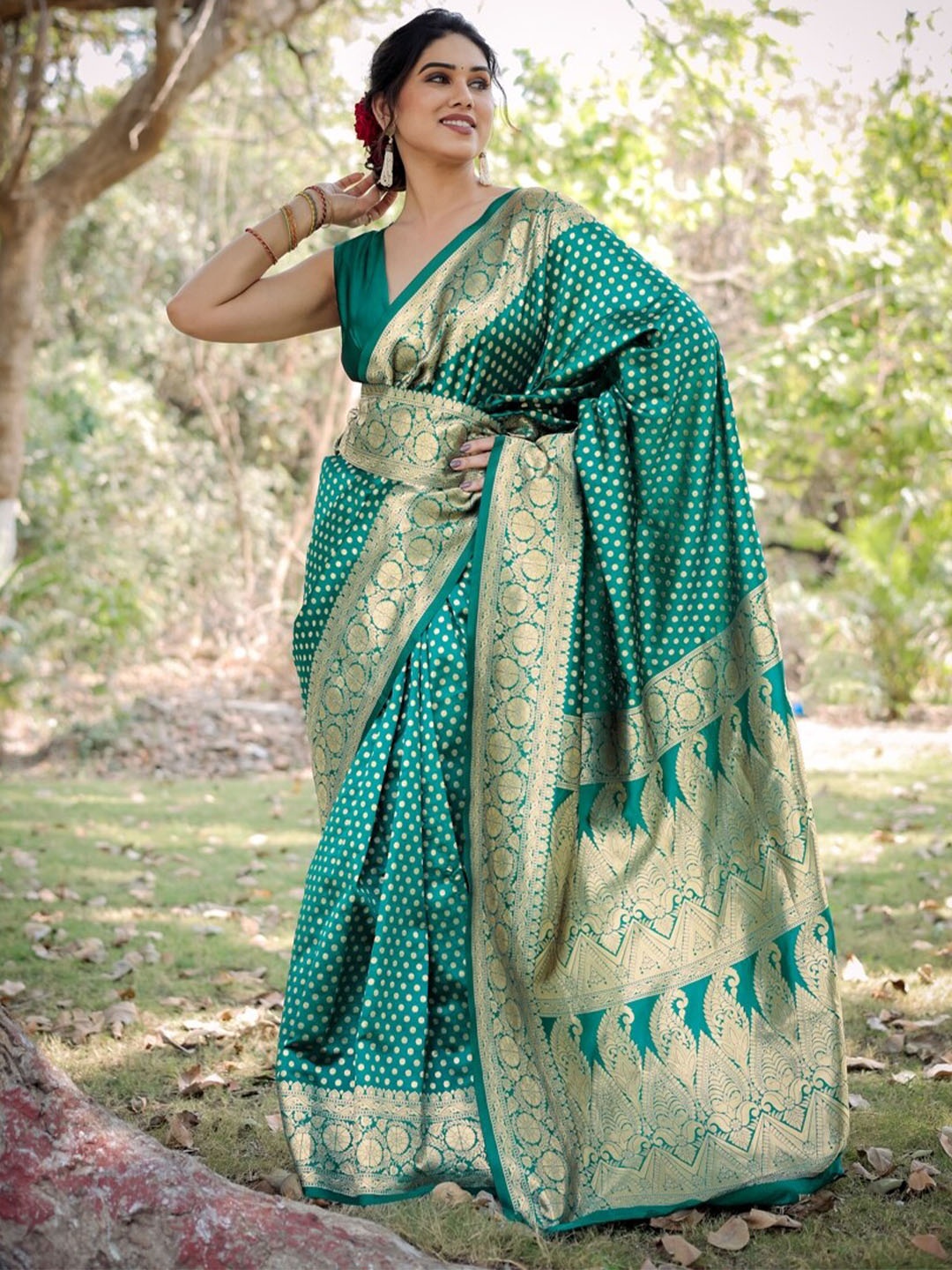 

KALINI Ethnic Motifs Woven Design Zari Banarasi Saree, Teal