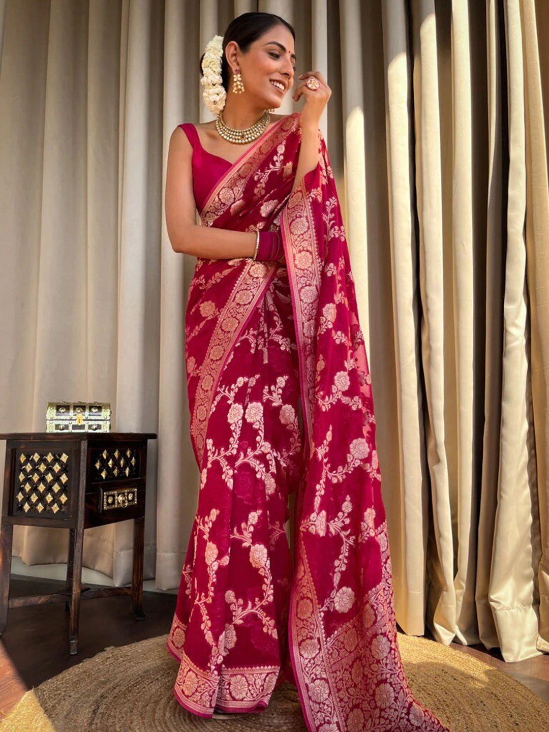 

nirja Fab Floral Woven Design Zari Silk Cotton Banarasi Saree, Pink