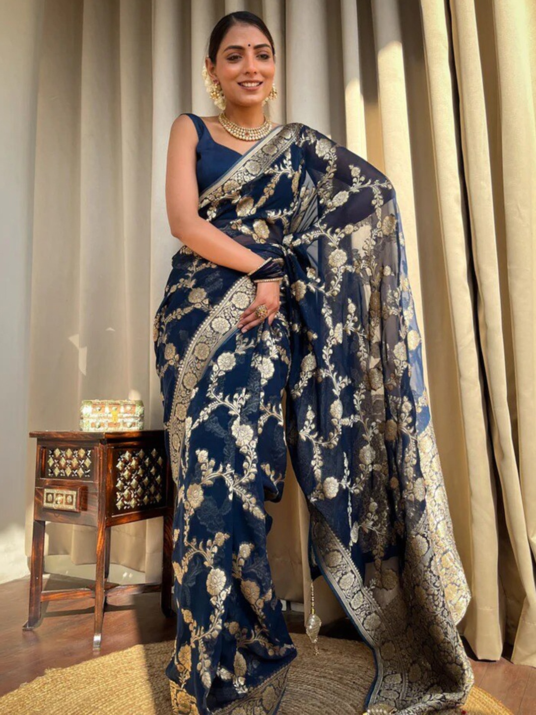 

nirja Fab Floral Woven Design Zari Silk Cotton Banarasi Saree, Blue
