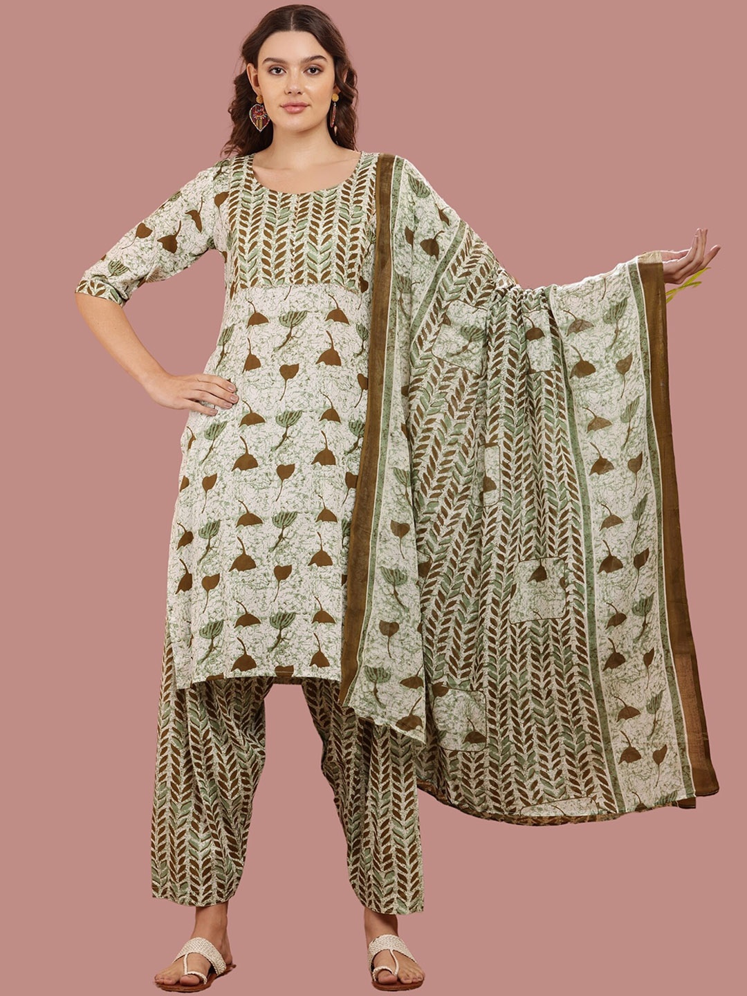 

MAGMINA Floral Printed Round Neck Pure Cotton Straight Kurta with Trousers & Dupatta, Green