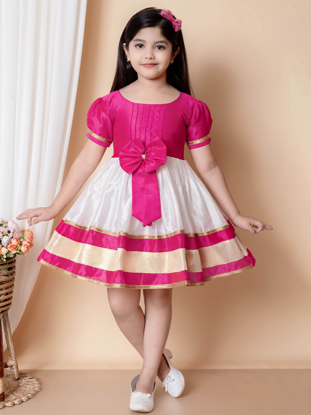 

KAARIGARI Girls Round Neck Puff Sleeve Lace-Up Fit & Flare Silk Dress, Pink