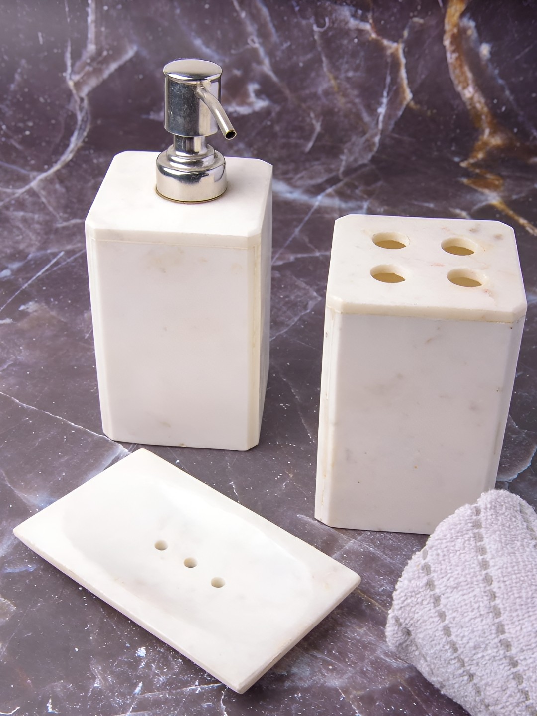 

INDIA MEETS INDIA White 3 Pieces Textured Marble Bath Accessories Set