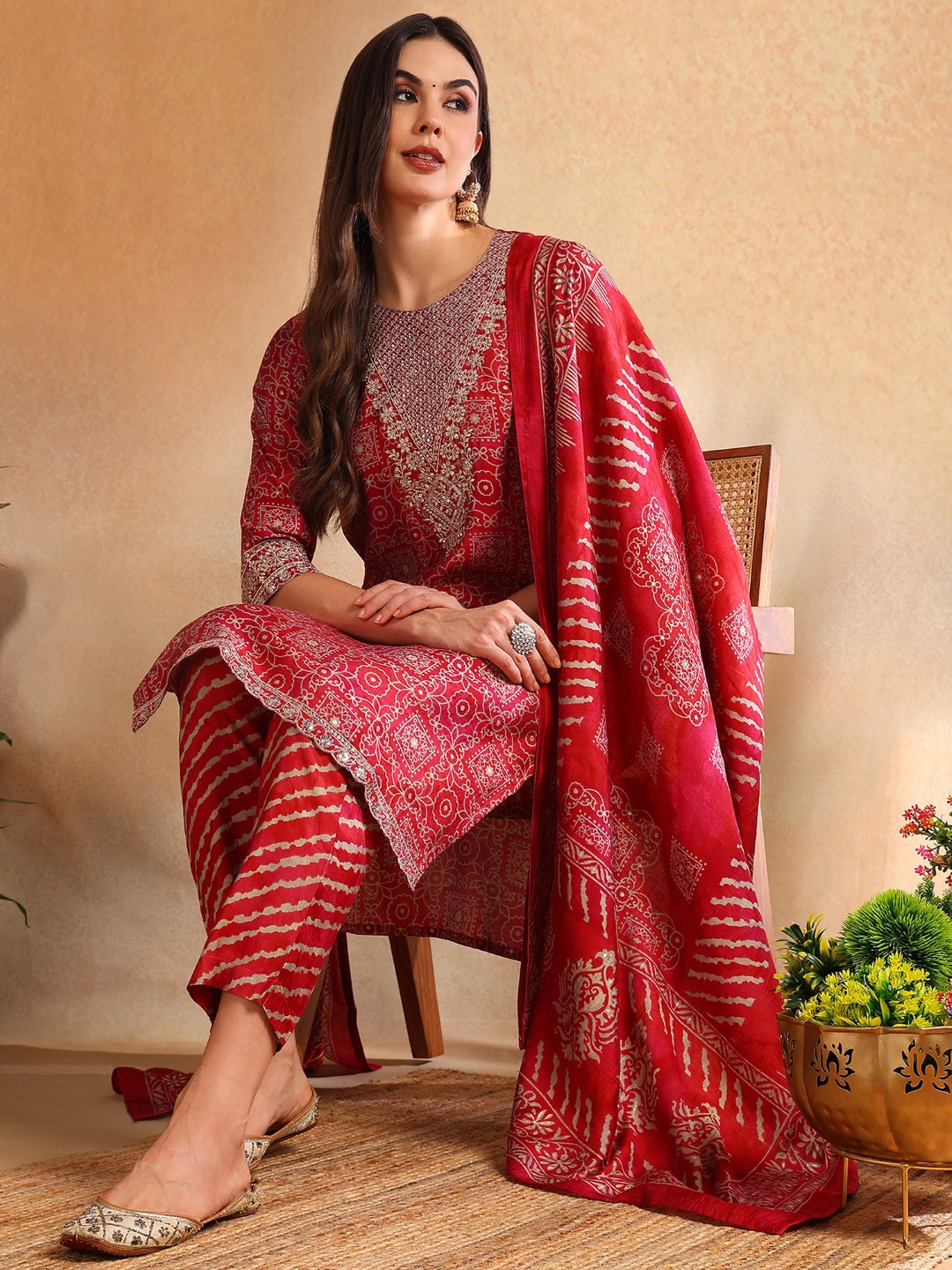 

AHIKA Ethnic Motifs Printed Regular Straight Kurta With Trousers & Dupatta, Maroon