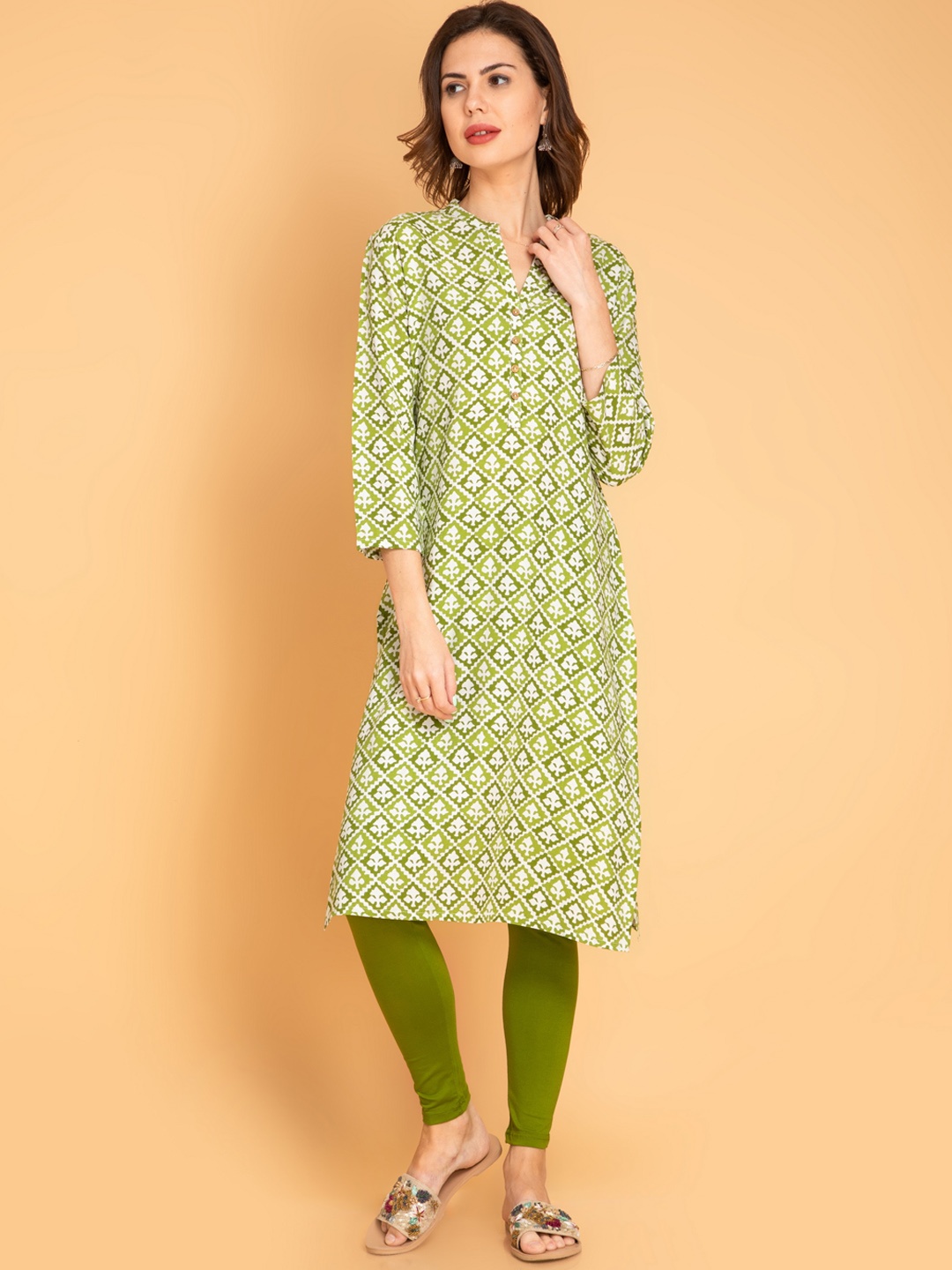 

fabGLOBAL Ethnic Motifs Printed Mandarin Colla Straight Kurta, Green