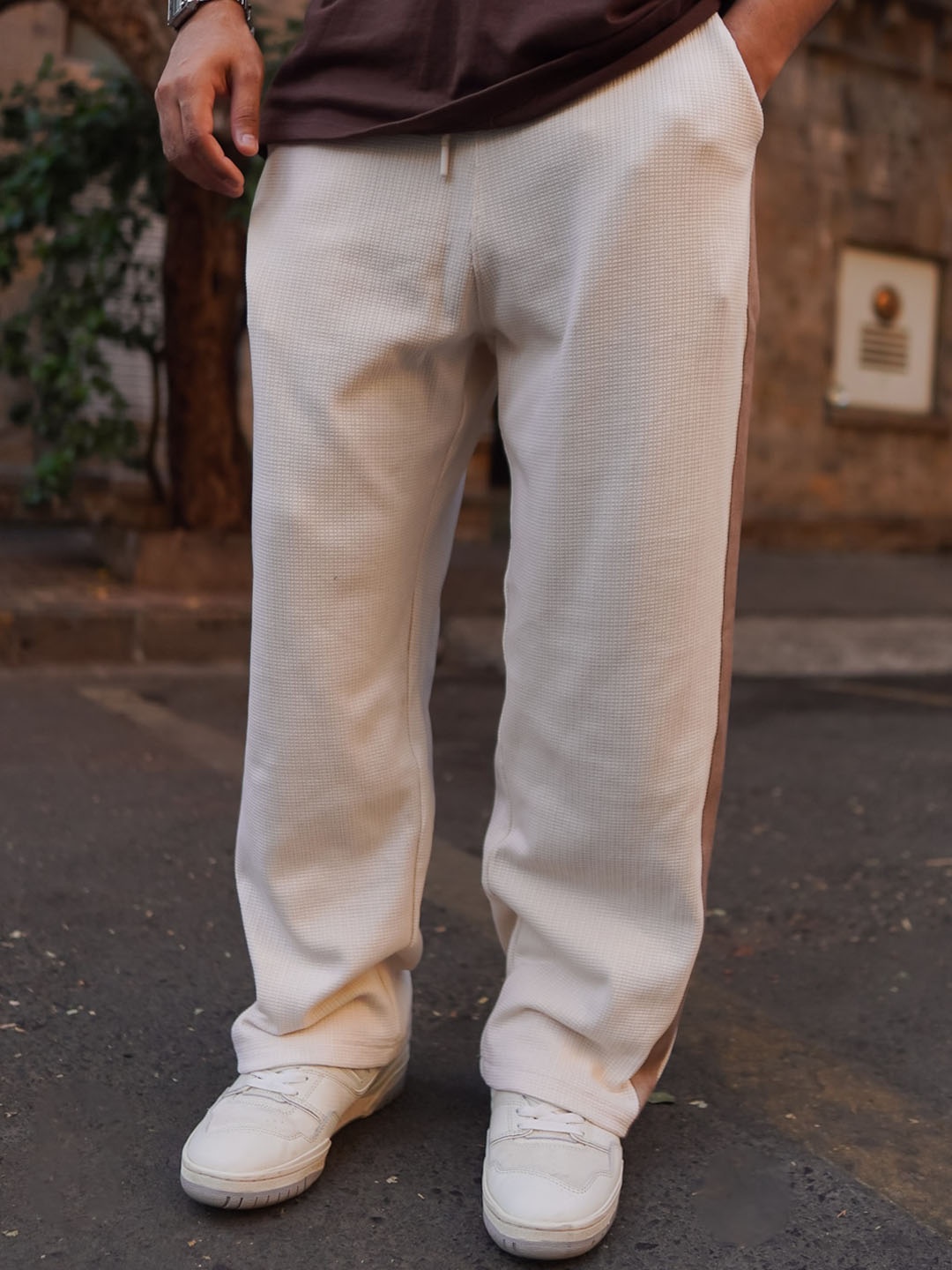 

Powerlook Men Striped Baggy Fit Mid-Rise Track Pant, Cream