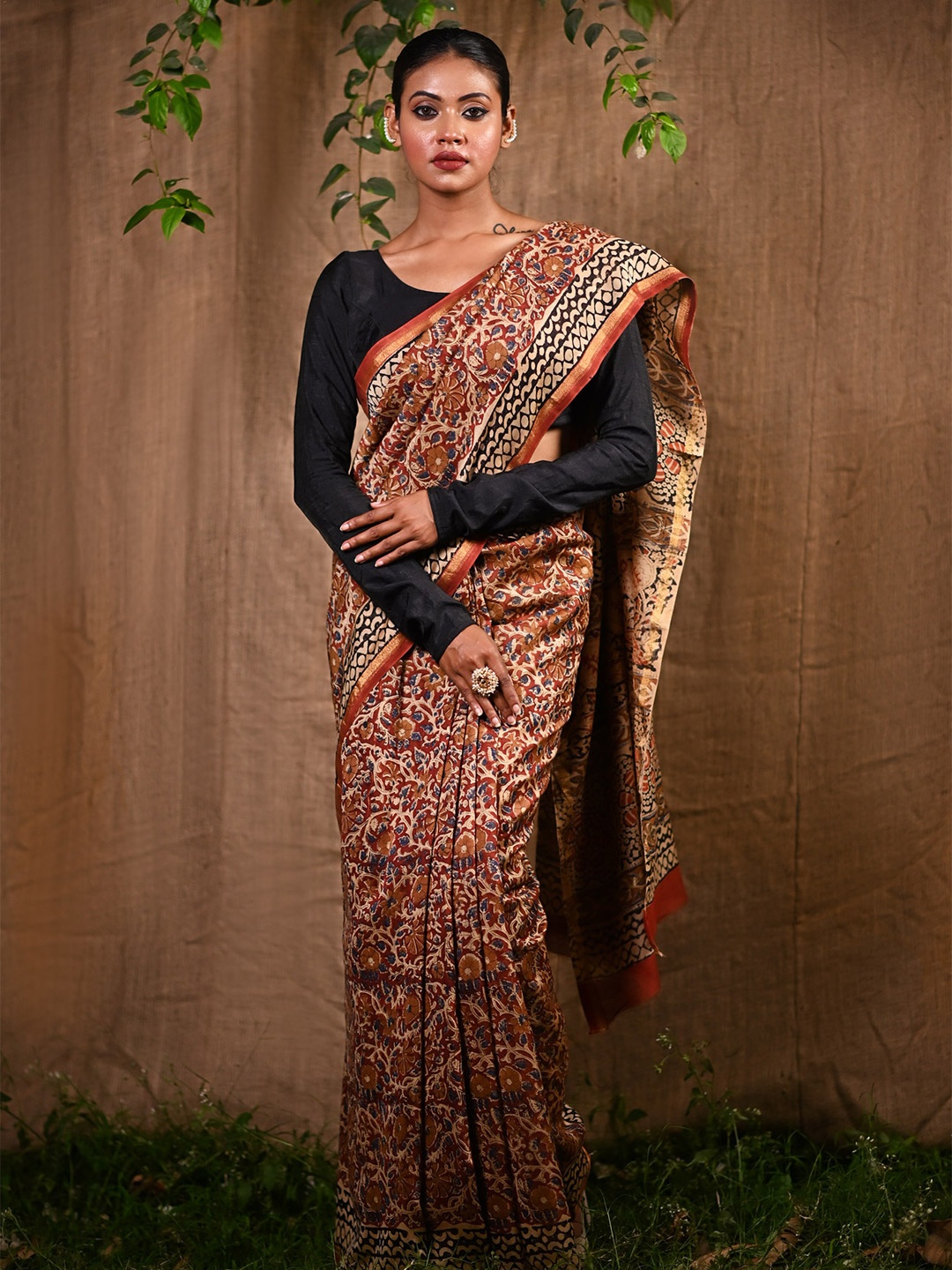 

Unnati Silks Floral Printed Zari Silk Cotton Handloom Chanderi Saree, Brown